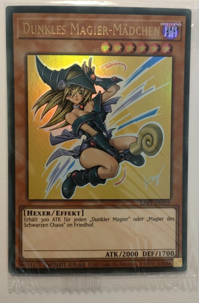 Dunkles Magier-Mädchen - Ultra Rare