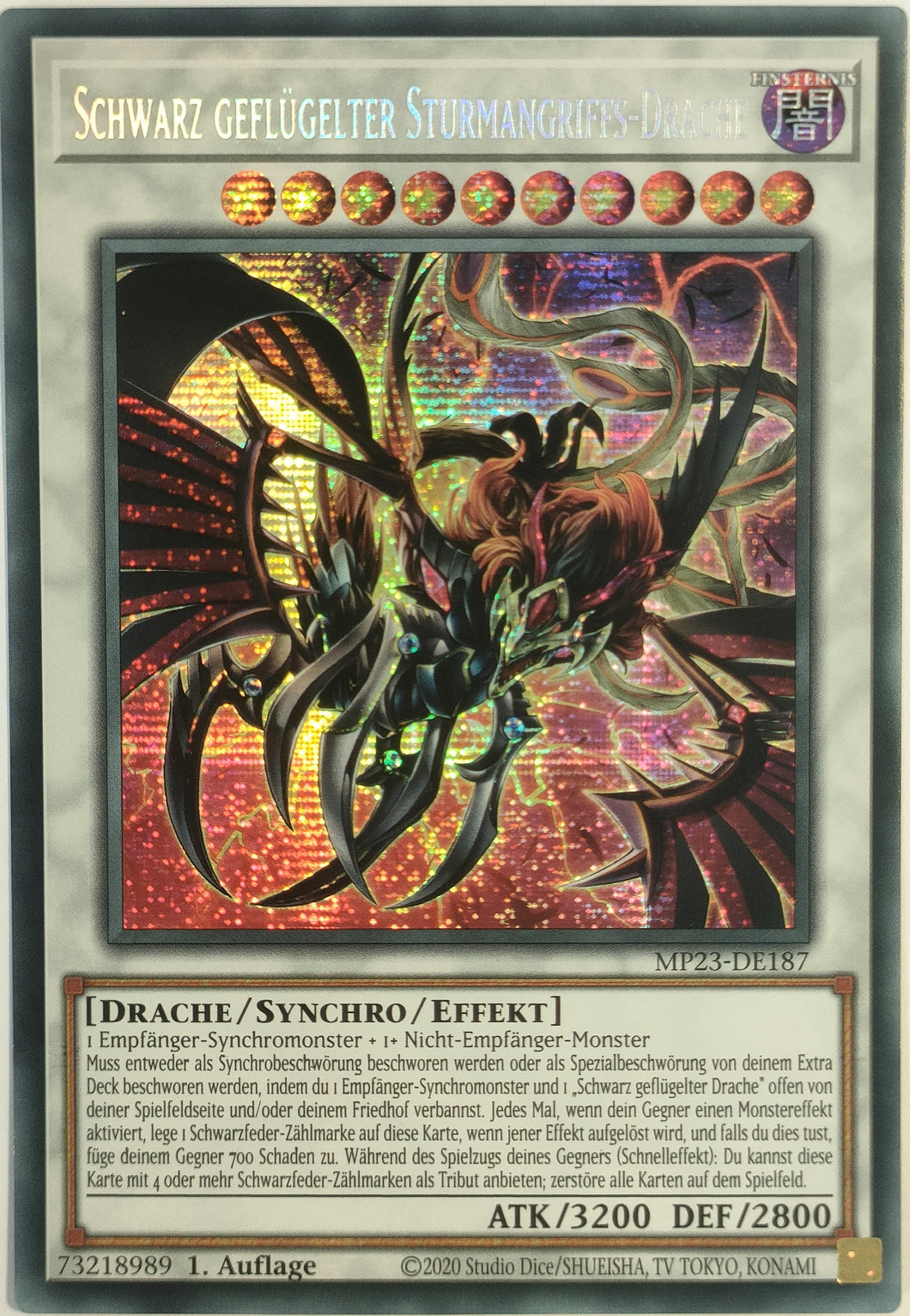 Schwarz geflügelter Sturmangriffs-Drache - Secret Rare