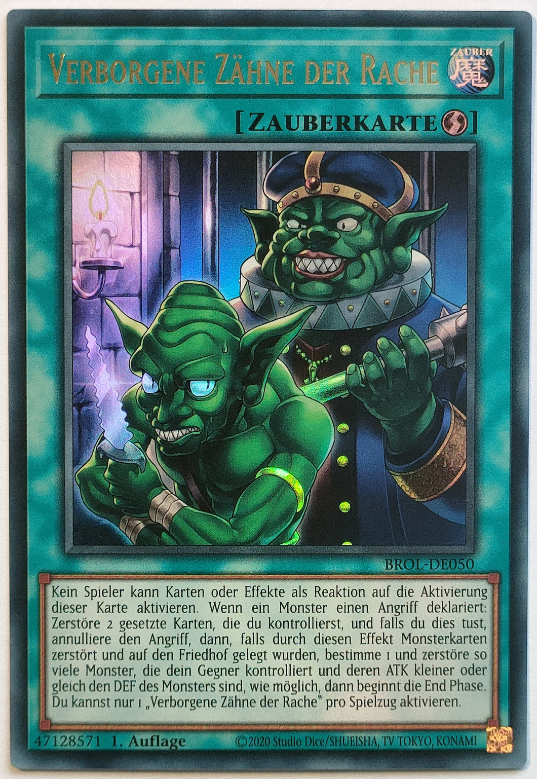 Verborgene Zähne der Rache - Ultra Rare