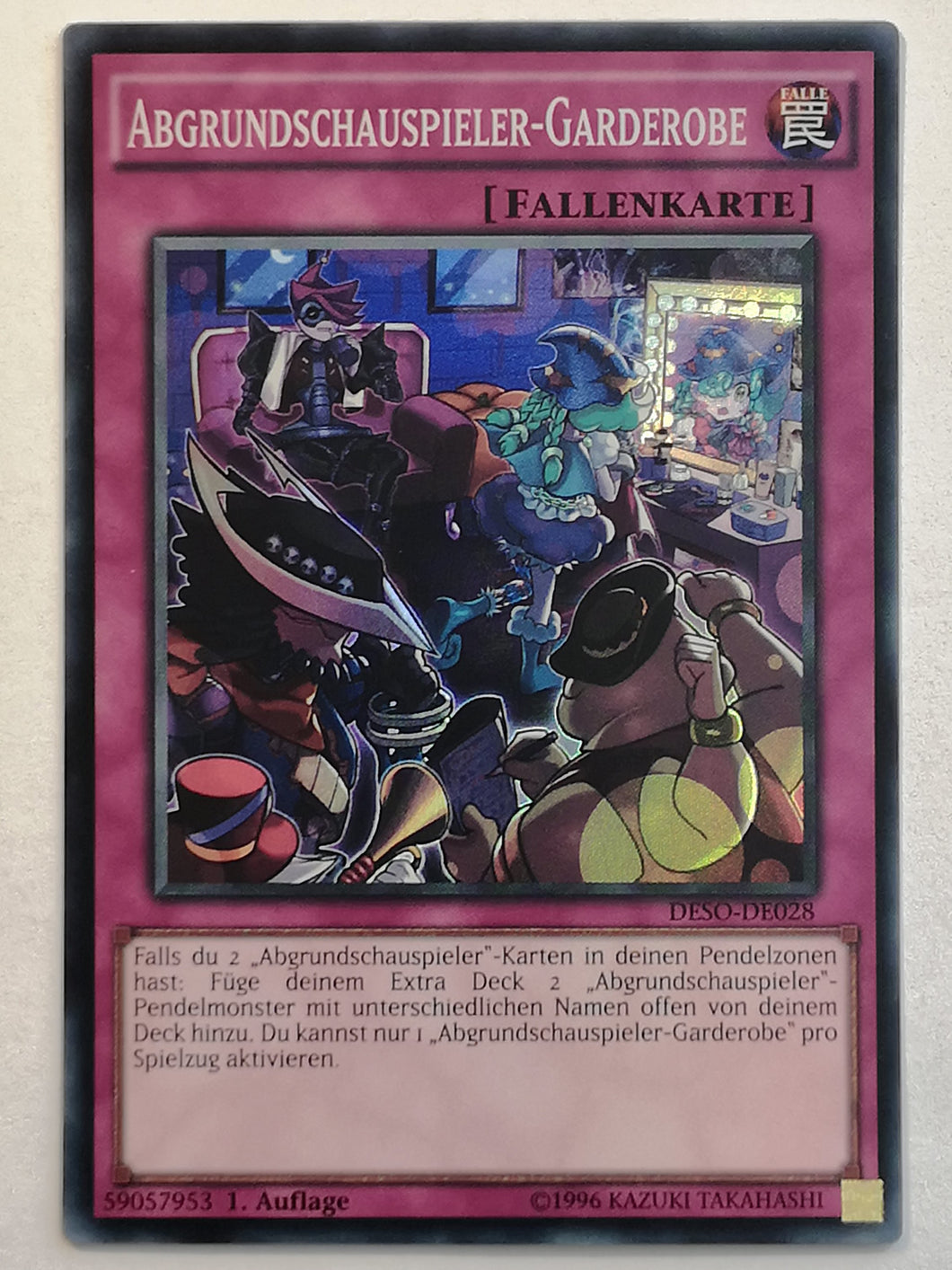 Abgrundschauspieler-Garderobe - Super Rare
