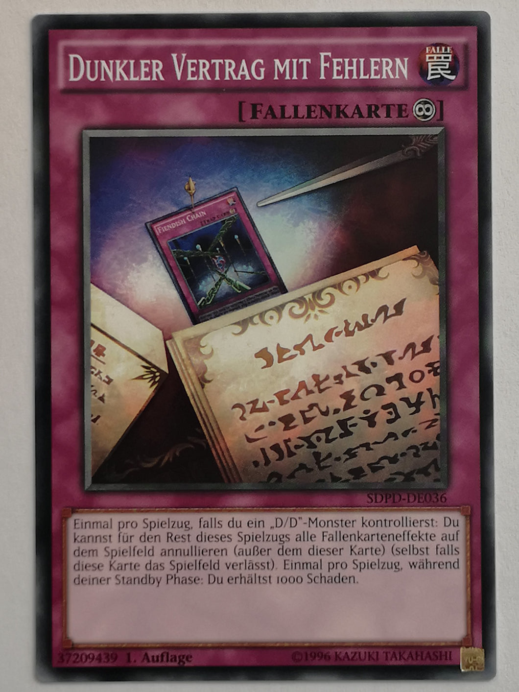 Dunkler Vertrag mit Fehlern - Common